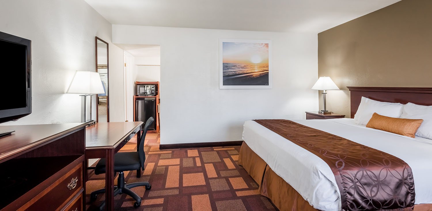 Comfortable Guest Rooms with King Size Beds for Business or Leisure Travelers