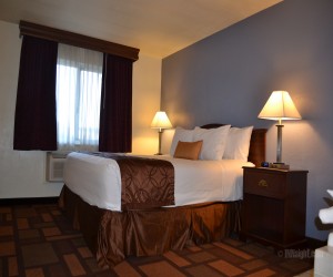 Days Inn & Suites Lodi - 1 King Bedroom