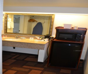 Days Inn & Suites Lodi - All Rooms Feature Fridge and Microwave