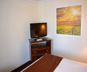 Days Inn & Suites Lodi - Flat Screen TV