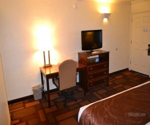 Days Inn & Suites Lodi - 1 Queen Bedroom at Days Inn Lodi