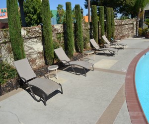 Days Inn & Suites Lodi - Sunbathe on our pool deck