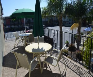 Days Inn & Suites Lodi - Roof top deck seating