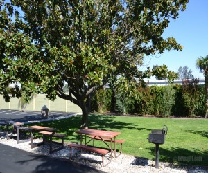 Days Inn & Suites Lodi Exterior - Days Inn Lodi BBQ Area