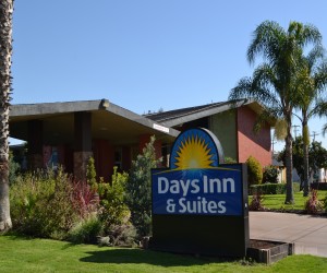 Days Inn & Suites Lodi Exterior - Days Inn & Suites Lodi Signage